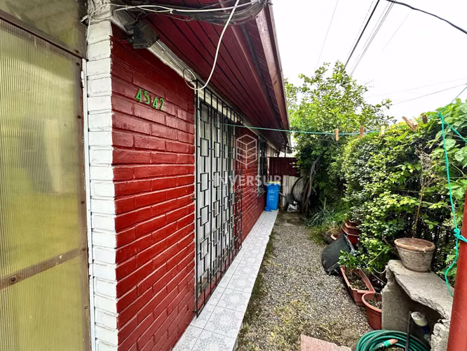 CASA DE DOS PISOS EN METRO LOS QUILLAYES (159824)