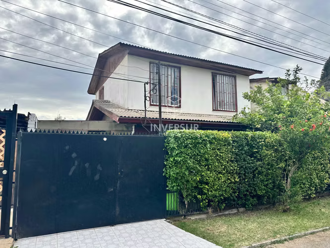 CASA DE DOS PISOS EN METRO LOS QUILLAYES (159824)