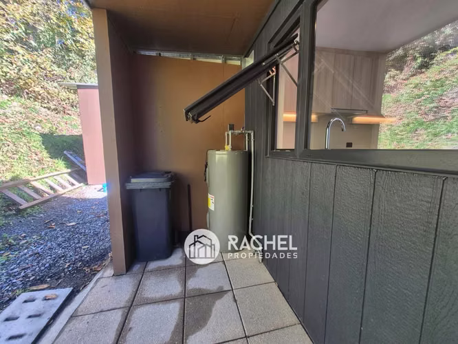 SE ARRIENDAN CASAS CON VISTAS AL LAGO SALIDA VILLARRICA-PUCÓN
