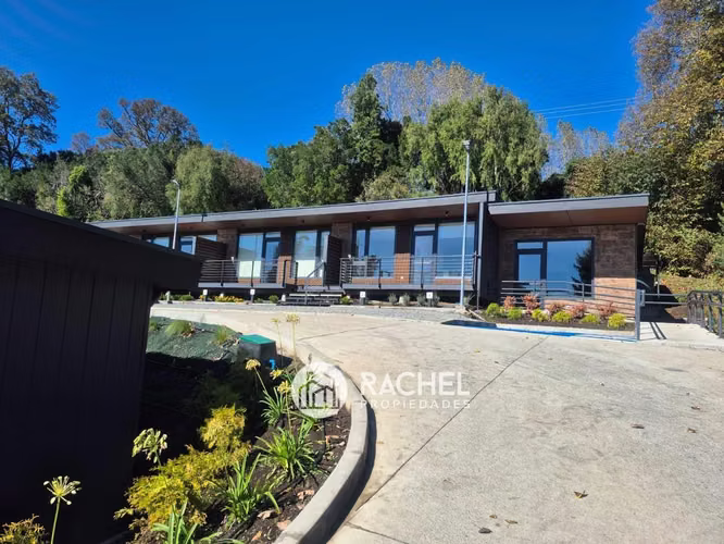 SE ARRIENDAN CASAS CON VISTAS AL LAGO SALIDA VILLARRICA-PUCÓN