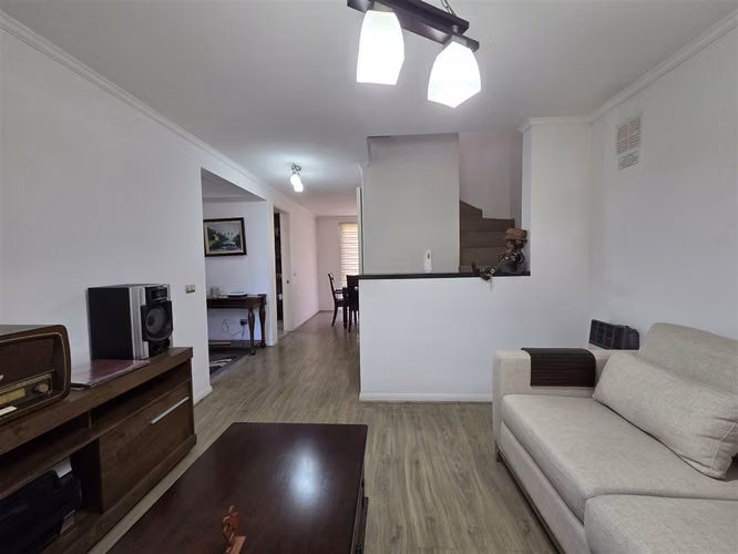CASA Condominio Barrio Ingles - Las Vizcachas / casa interior condominio