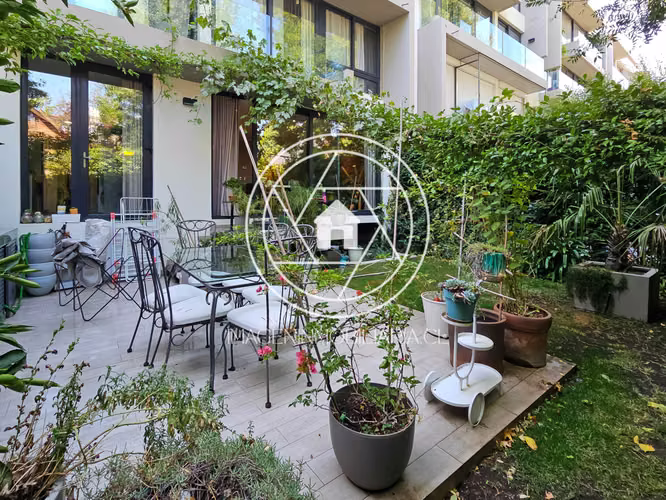 Townhouse Triplex con jardín, 3H, 3B, 2EST (159808) - Imagen 23