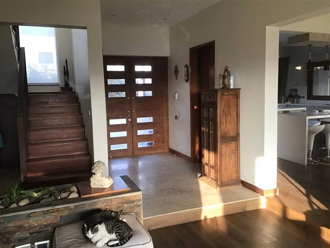 Gran casa moderna en terreno de 1300 metro en Chicureo