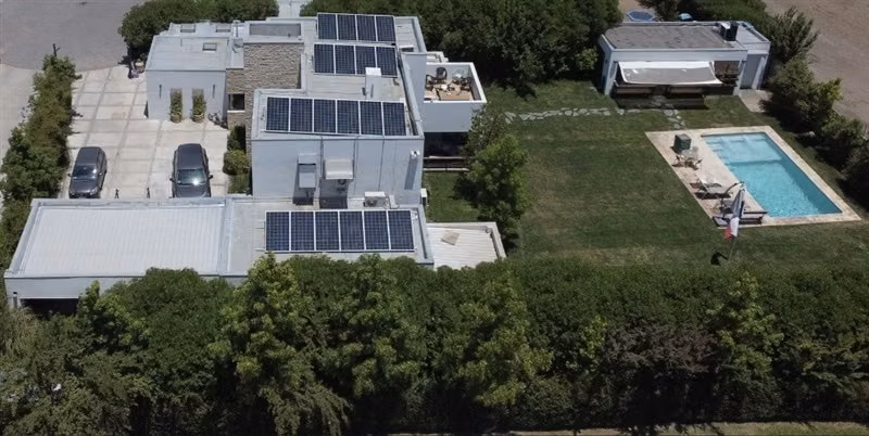 Gran casa moderna en terreno de 1300 metro en Chicureo