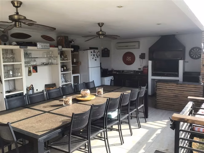 Gran casa moderna en terreno de 1300 metro en Chicureo