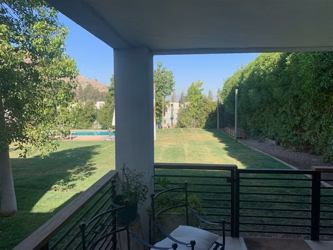Gran casa moderna en terreno de 1300 metro en Chicureo