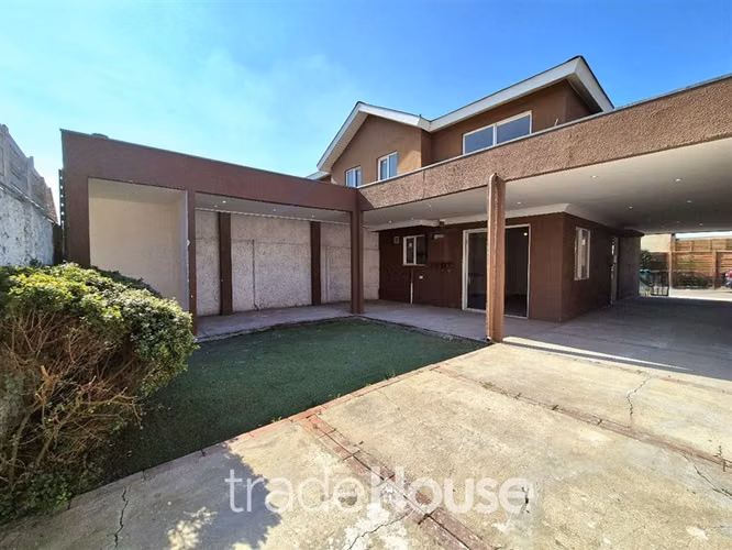 Casa en venta de 3 dorm. en Lampa