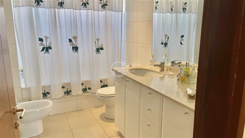 Departamento en venta de 4 dorm. en Vitacura