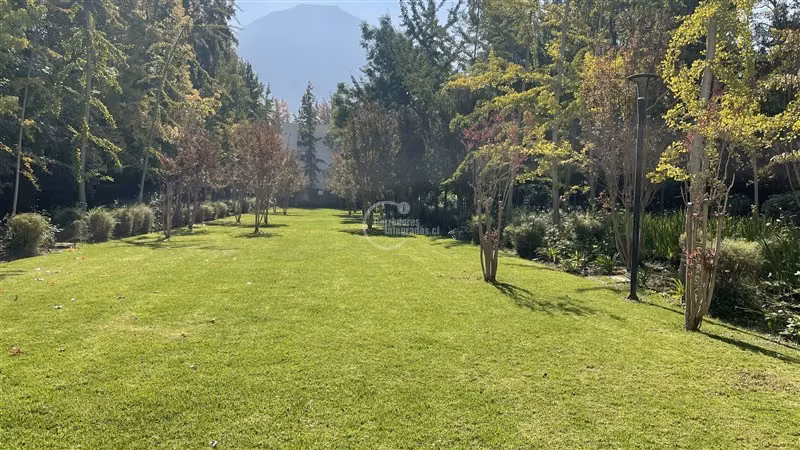 Departamento en venta de 4 dorm. en Vitacura