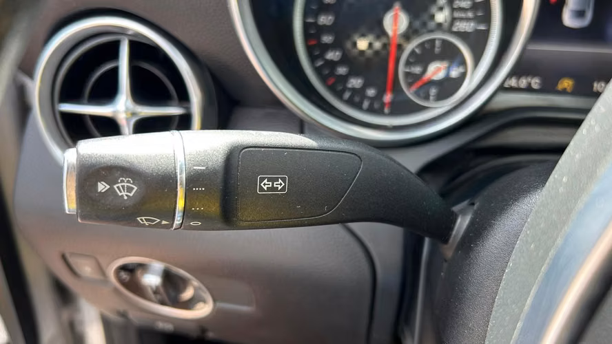 Mercedes Benz SLC-Class 200 2.0 (2020)