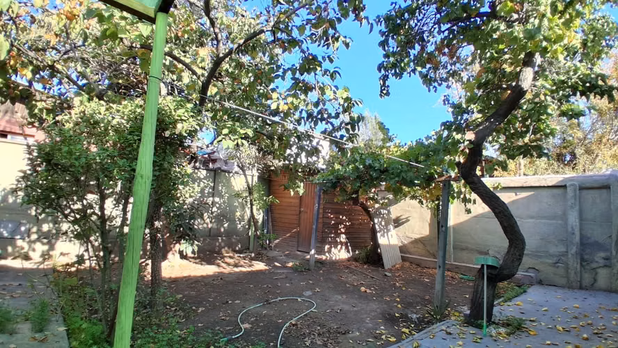 ¡Oportunidad Inversión! Se Vende Impecable Casa 3D-1B-1E en Calle Viviana/La Cisterna