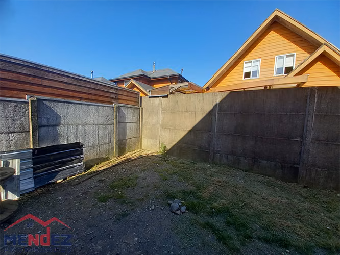 Se vende acogedora propiedad en sector residencial Valle Volcanes