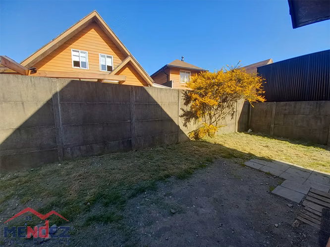 Se vende acogedora propiedad en sector residencial Valle Volcanes