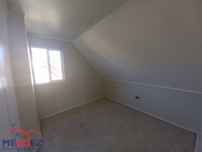 Se vende acogedora propiedad en sector residencial Valle Volcanes