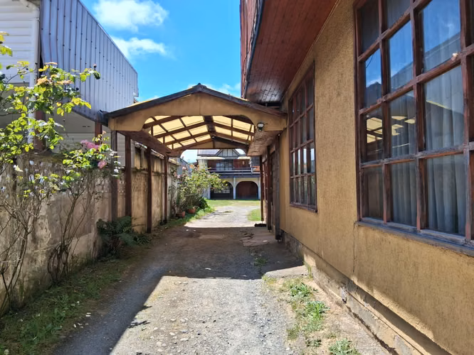 Se vende complejo inmobiliario a pasos del centro de Puerto Montt - Imagen 2