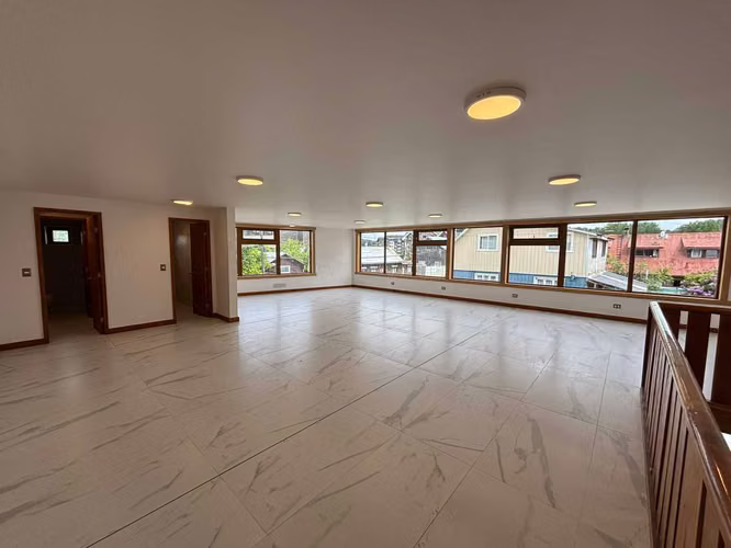 Gran local en arriendo en Puerto Varas (160011)