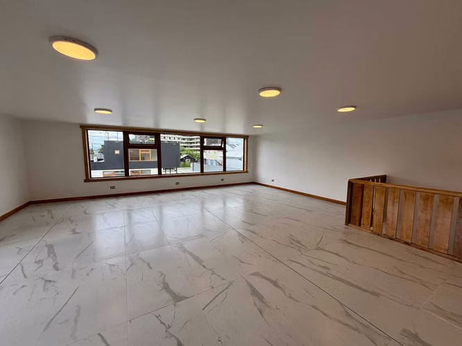 Gran local en arriendo en Puerto Varas (160011)