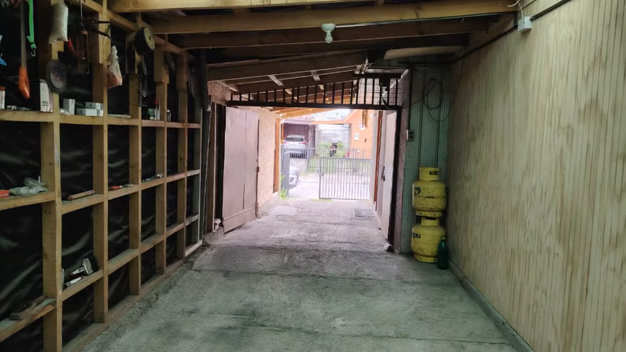 Se vende acogedora y amplia casa en sector Sol de Oriente