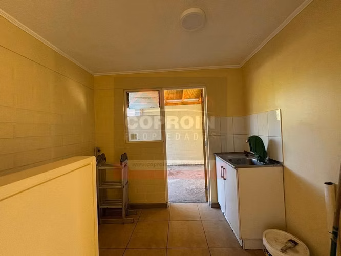 SE ARRIENDA CASA EN JARDINES DE QUILVO, ROMERAL