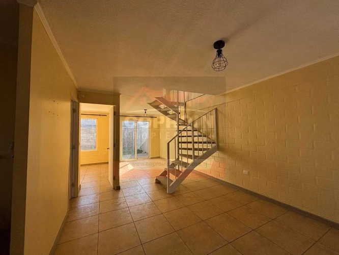 SE ARRIENDA CASA EN JARDINES DE QUILVO, ROMERAL
