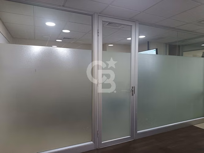 Gran Oficina con  8 Privados / Metro Pedro de Valdivia - Imagen 4