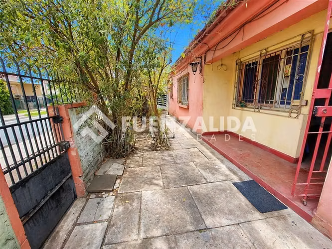 Casa en venta de 5 dorm. terreno 279 m2 en San Miguel