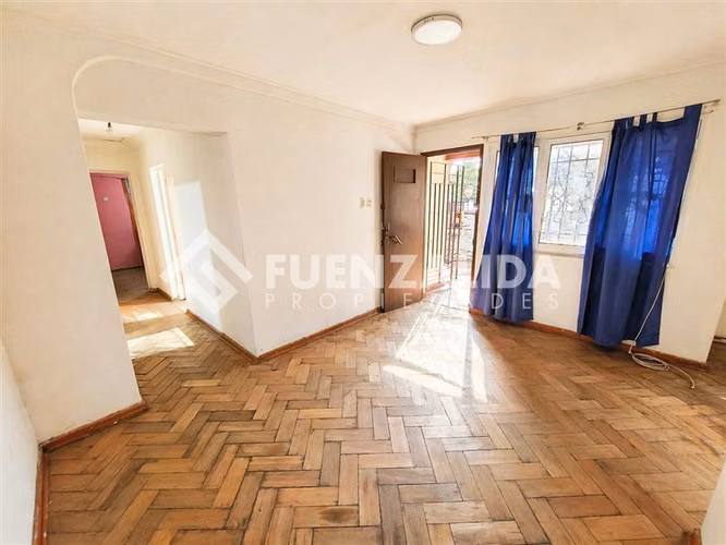 Casa en venta de 5 dorm. terreno 279 m2 en San Miguel
