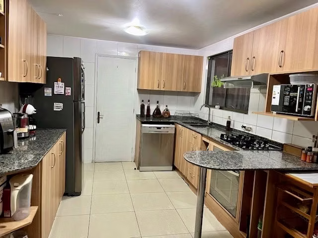 MARAVILLOSA CASA EN LOMAS DE LO AGUIRRE