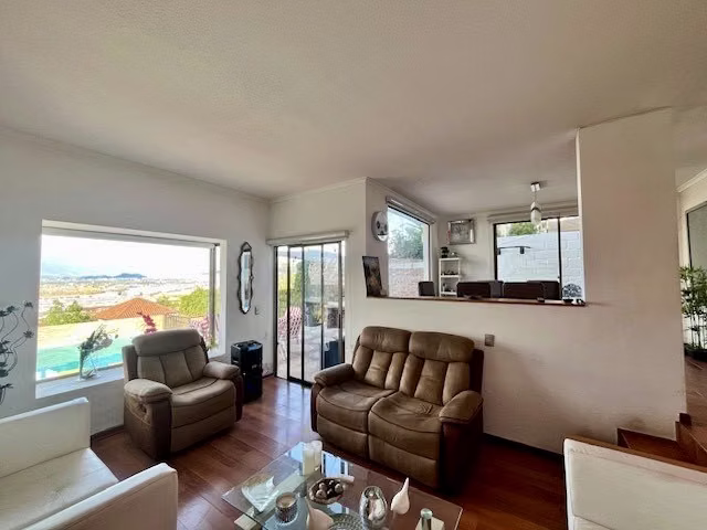 MARAVILLOSA CASA EN LOMAS DE LO AGUIRRE