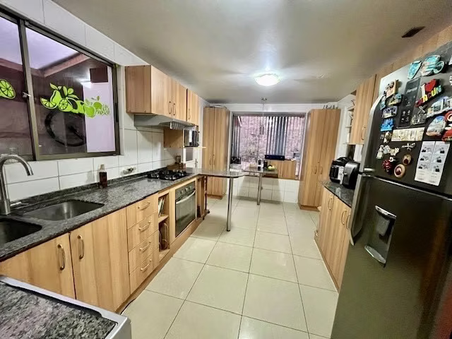 MARAVILLOSA CASA EN LOMAS DE LO AGUIRRE