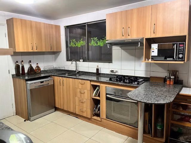 MARAVILLOSA CASA EN LOMAS DE LO AGUIRRE