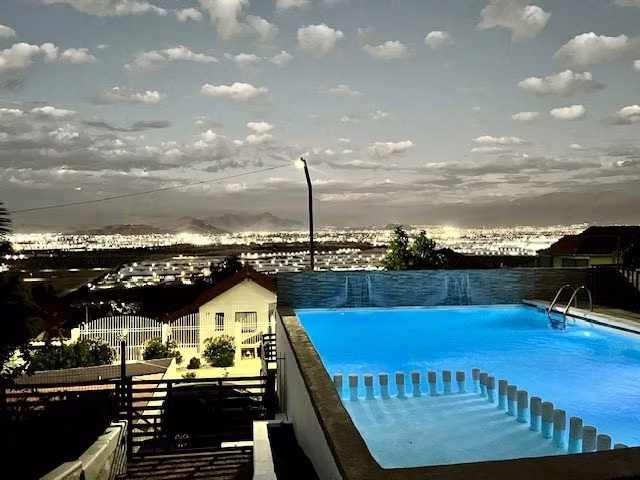 MARAVILLOSA CASA EN LOMAS DE LO AGUIRRE