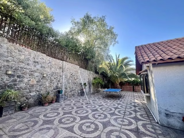 MARAVILLOSA CASA EN LOMAS DE LO AGUIRRE
