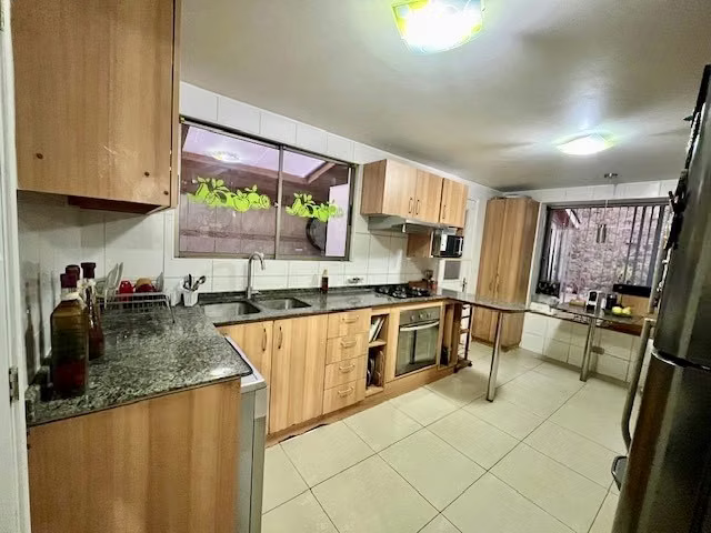 MARAVILLOSA CASA EN LOMAS DE LO AGUIRRE