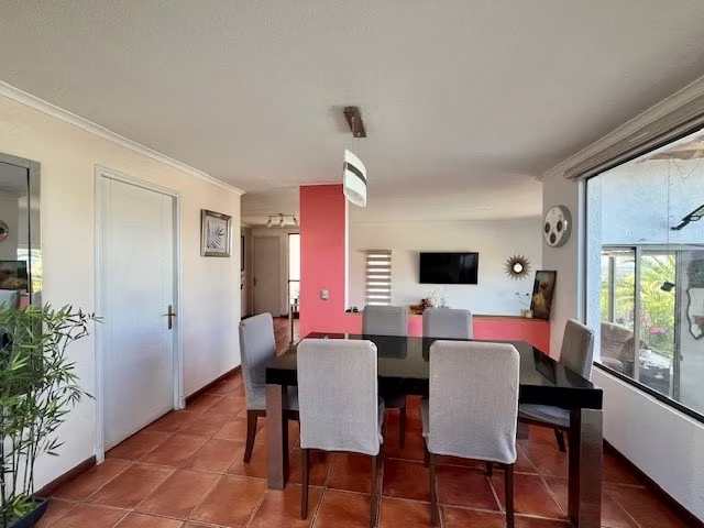 MARAVILLOSA CASA EN LOMAS DE LO AGUIRRE