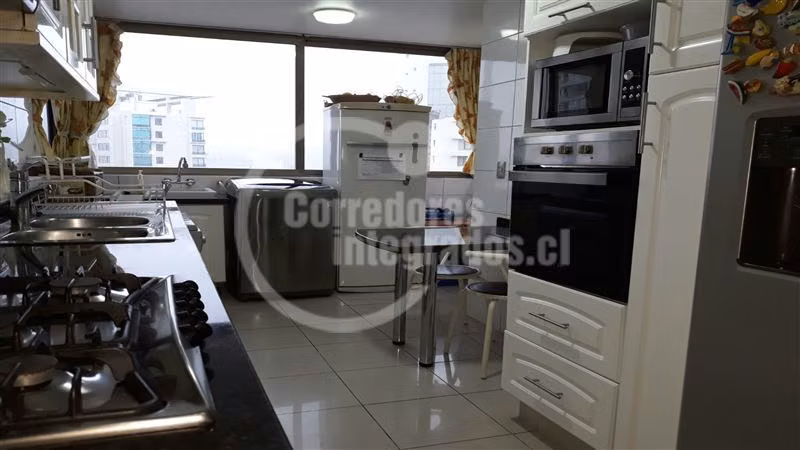 Departamento en venta de 4 dorm. en Viña del Mar