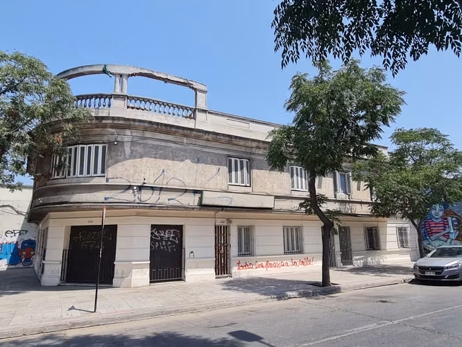 ESPECTACULAR EDIFICIO 2 PISOS: DESTINO COMERCIAL HUERFANOS C/ SOTOMAYOR