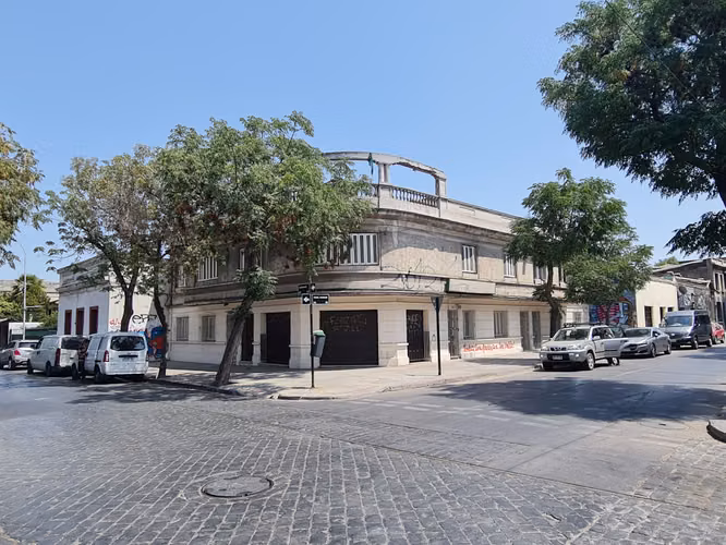 ESPECTACULAR EDIFICIO 2 PISOS: DESTINO COMERCIAL HUERFANOS C/ SOTOMAYOR