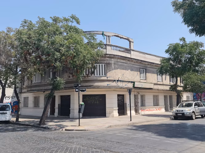 ESPECTACULAR EDIFICIO 2 PISOS: DESTINO COMERCIAL HUERFANOS C/ SOTOMAYOR