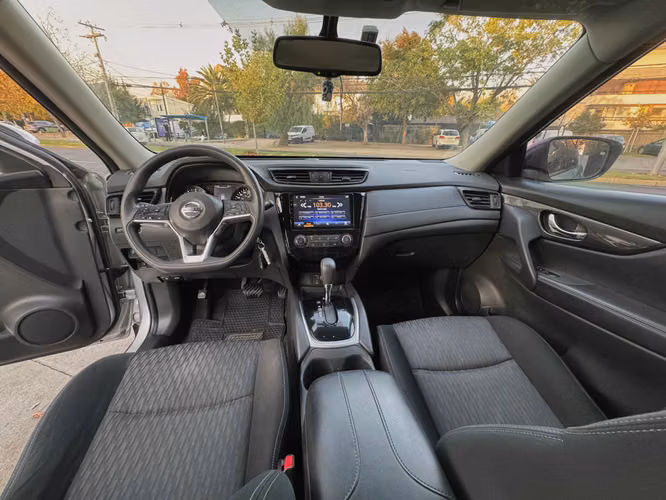 NISSAN X-TRAIL ADVANCE 2.5 AUT 4X4 MANTENCIONES EN LA MARCA FULL CARPLAY CAMARA 2021
