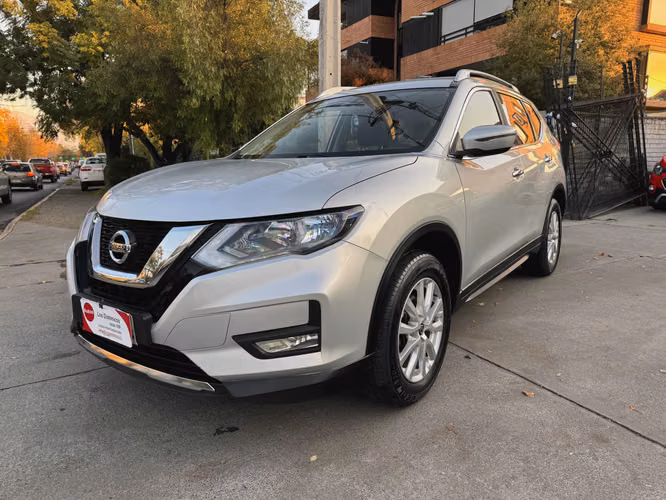 NISSAN X-TRAIL ADVANCE 2.5 AUT 4X4 MANTENCIONES EN LA MARCA FULL CARPLAY CAMARA 2021
