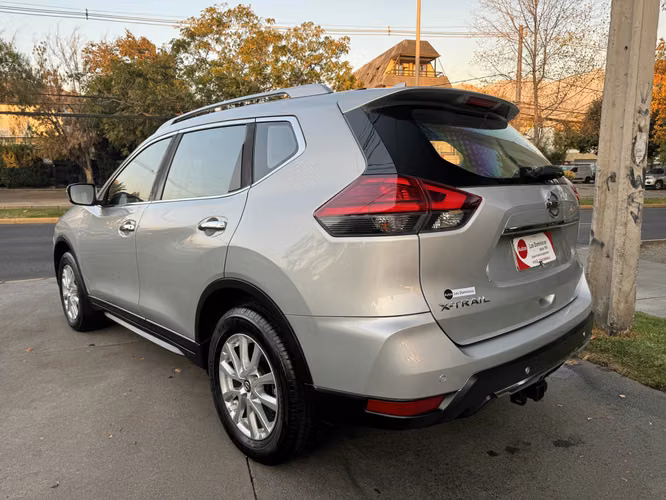 NISSAN X-TRAIL ADVANCE 2.5 AUT 4X4 MANTENCIONES EN LA MARCA FULL CARPLAY CAMARA 2021