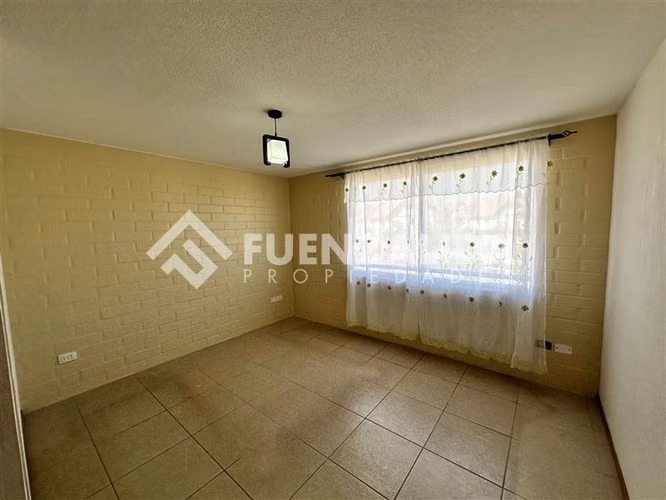 Casa en venta de 4 dorm. en Padre Hurtado
