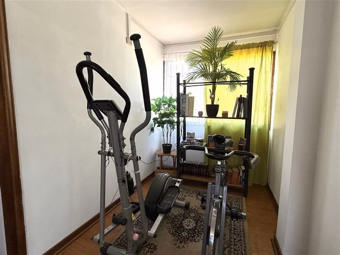 Casa en venta 2 pisos en pasaje cerrado de 5D 2B en La Reina