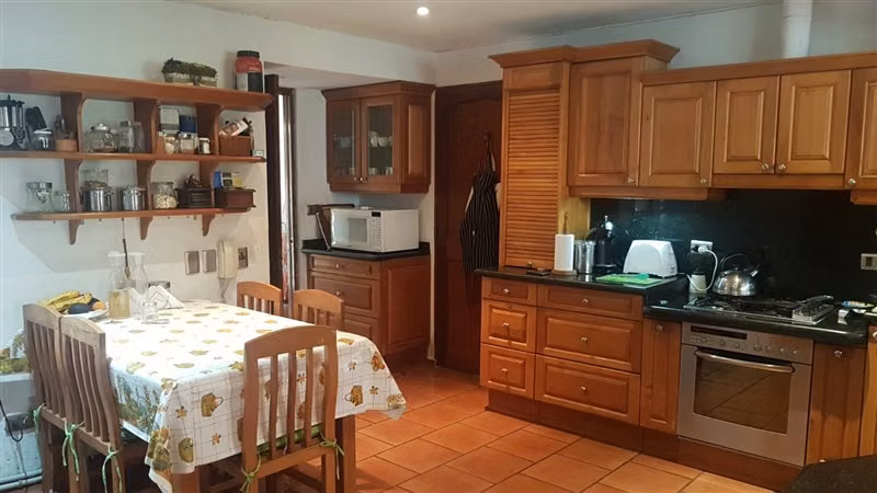 Casa en arriendo de 5 dorm. en Colina