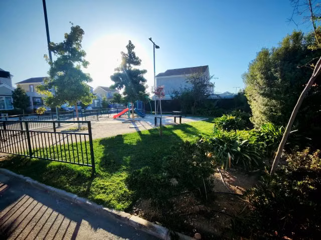 Venta de Casa en Cond. Santa Herminia II, Laguna del Sol Padre Hurtado UF5.800.-