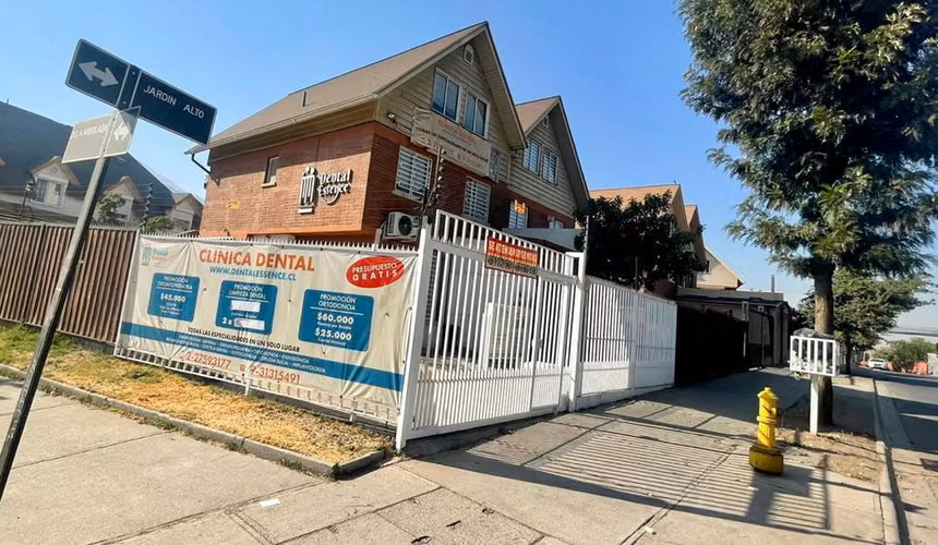 En venta propiedad con Clínica Dental Lista para Operar - Jardín Alto