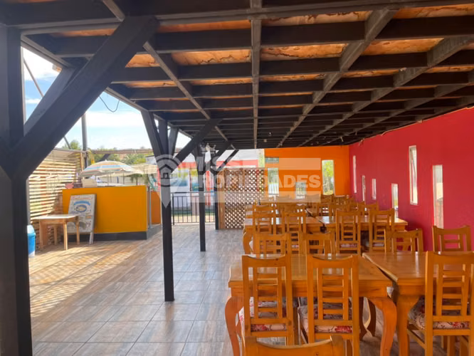 VENDE CENTRO ACUÁTICO + TERRENO - VALLENAR