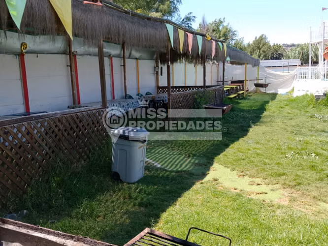 VENDE CENTRO ACUÁTICO + TERRENO - VALLENAR