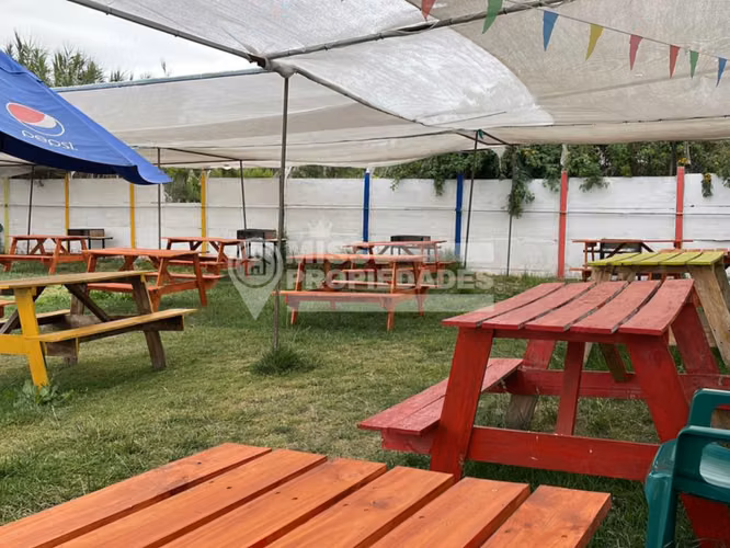 VENDE CENTRO ACUÁTICO + TERRENO - VALLENAR